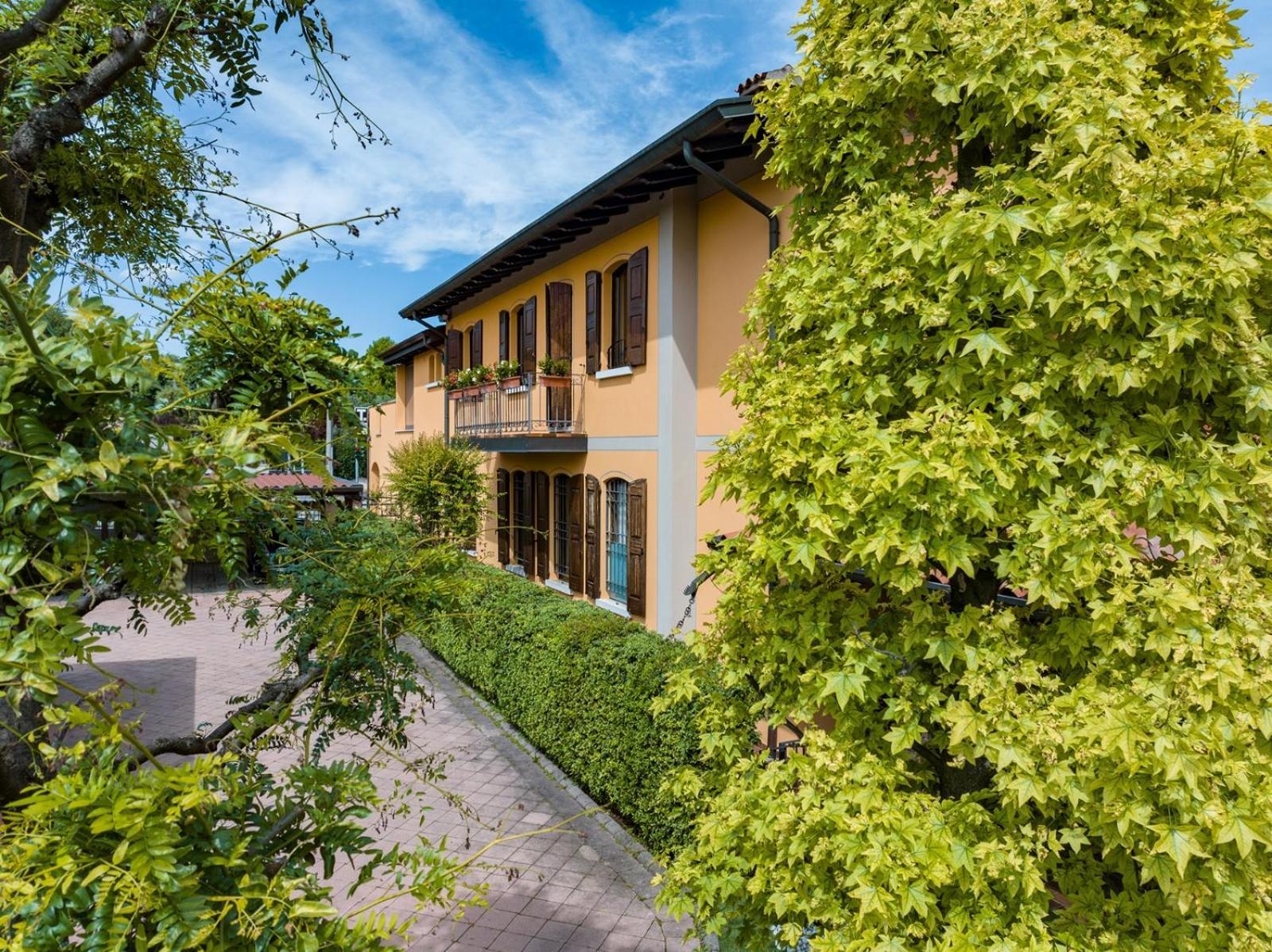 La Vecchia Tramvia Hotel Castiglione Delle Stiviere Exterior photo