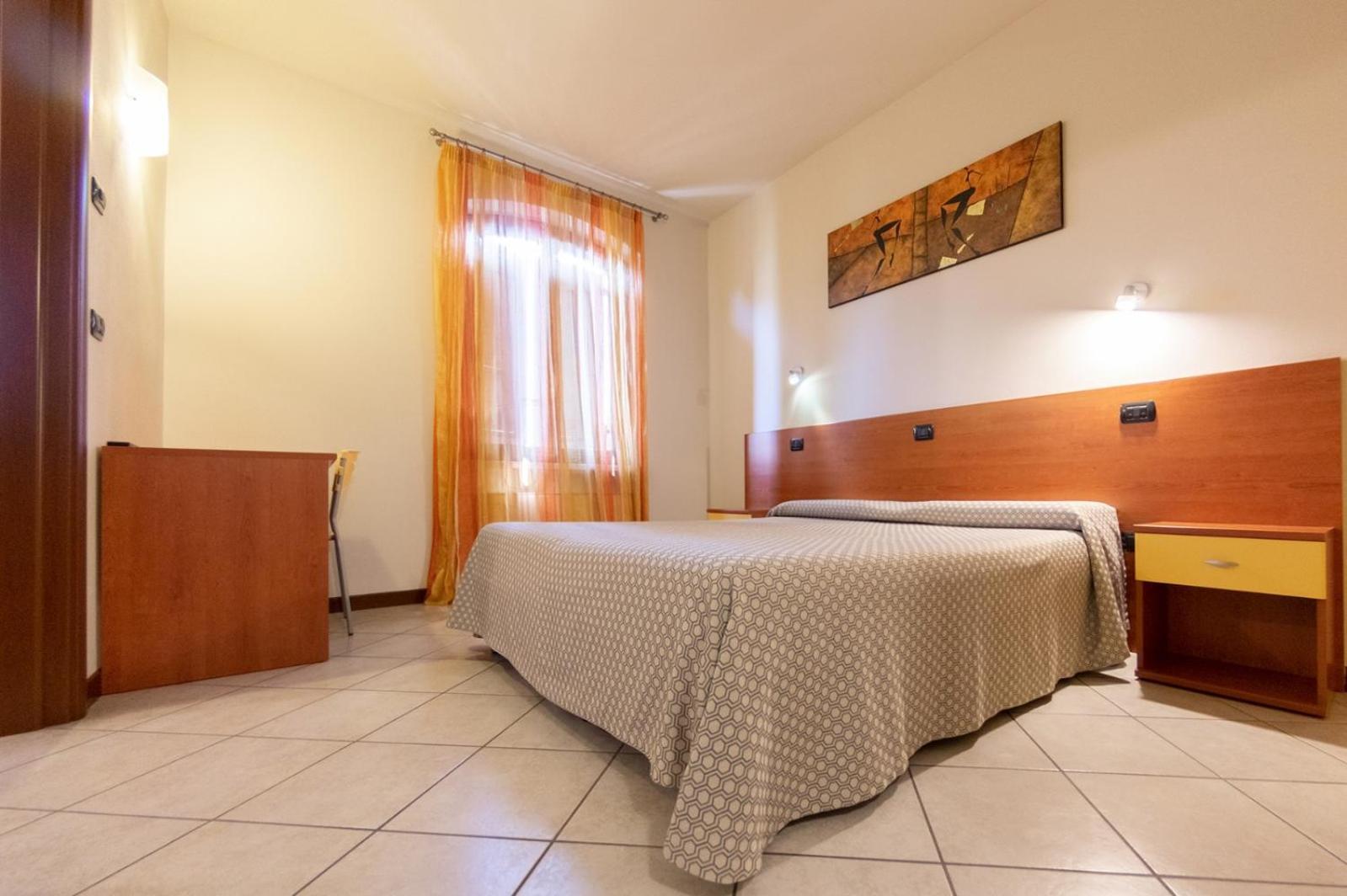 La Vecchia Tramvia Hotel Castiglione Delle Stiviere Exterior photo